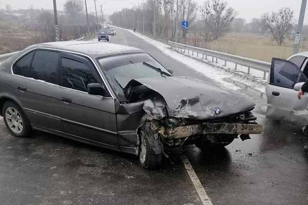 На Полтавщині зіткнулися BMW та Deo Lanos