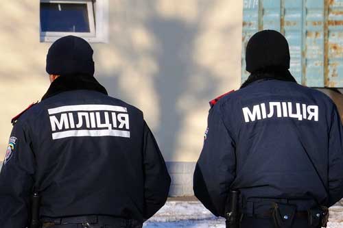 Працівники ЛВ на ст. Гребінка затримали молодика, який пограбував перехожого