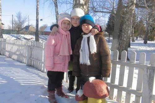 На Полтавщині другокласниця врятувала з вогню молодших брата та сестру