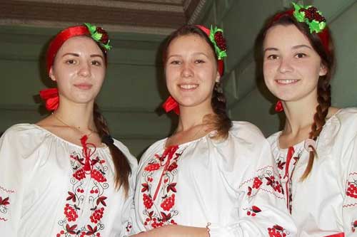 Вдала прем'єра юних гребінчан на конкурсi "PREMIER - 2015" 