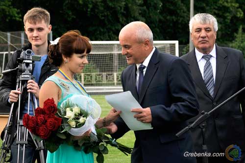 Обдарованій учнівській молоді Гребінки вручено сертифікати про грошові винагороди