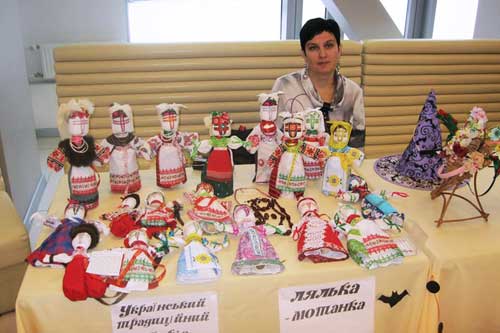 Ляльки-мотанки з Гребінки оберігають земляків на фронті