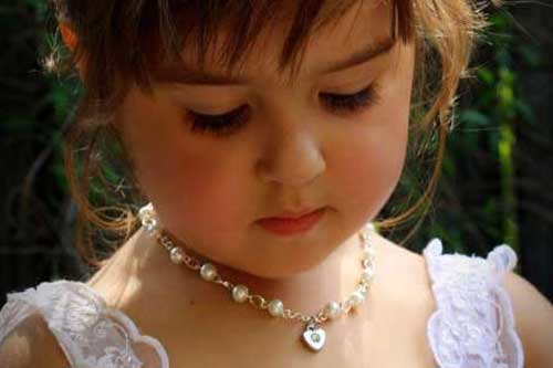 На Полтавщині жінка крала золоті прикраси у дітей