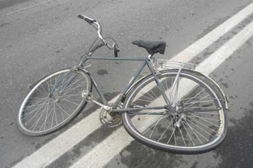 На Полтавщині автомобіль збив велосипедиста