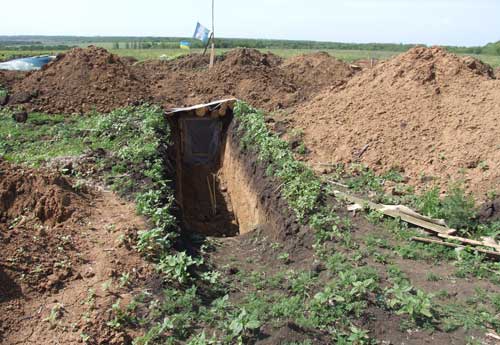 Жінки – голови двох сіл на Гребінківщині рили окопи в Артемівську