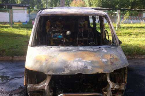 У Пирятині під час стоянки згорів мікроавтобус Volkswagen