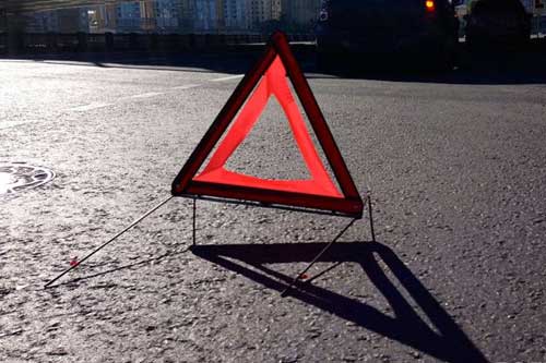 У Гребінці чоловік, виходячи з авто, збив дверима велосипедиста