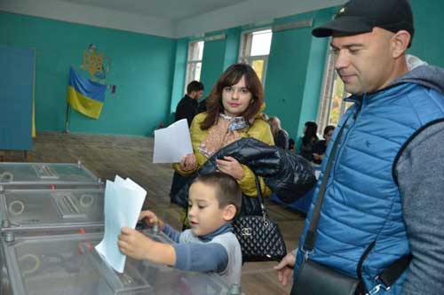 У Полтавській облраді БПП "Солідарність" отримав найбільше число мандатів, усього пройшли 10 парті