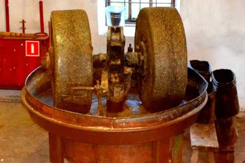 Фермер на Полтавщині відродив столітню олійницю і відкрив там інтерактивний музей