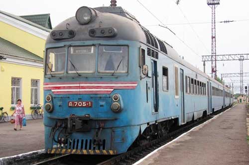 Приміський дизельний поїзд Шевченко - Гребінка