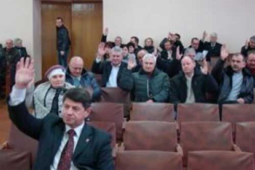 Райрада на Полтавщині оголосила недовіру Уряду і Яценюку