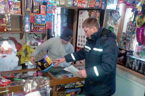 Рятувальники Полтавщини проводять профілактичні рейди по місцях реалізації піротехнічної продукції