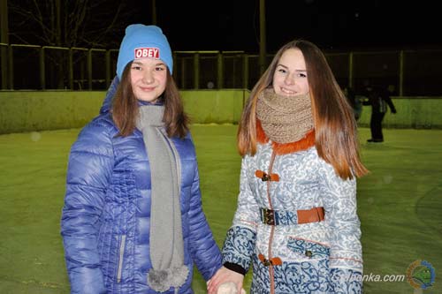 У Гребінці запрацювала льодова ковзанка 