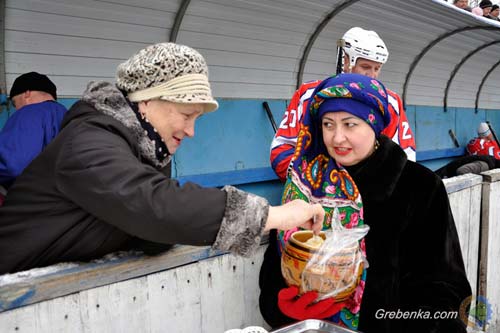Різдво по-гребінківські: хокей, вареники та ковзанка