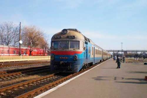 У вихідні приміський нічний дизель доїжджатиме до Гребінки