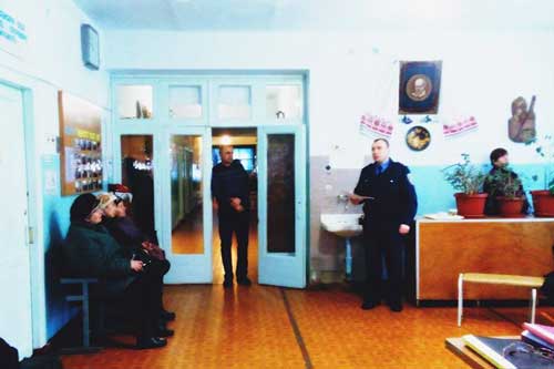 Гребінківські правоохоронці та соцпрацівники обговорили питання захисту пенсіонерів