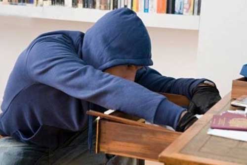 На Гребінківщині чоловік обікрав будинок односельця