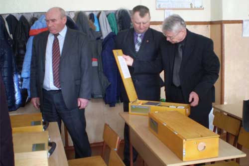 Новітнє обладнання для кабінетів фізики отримали навчальні заклади Гребінківщини
