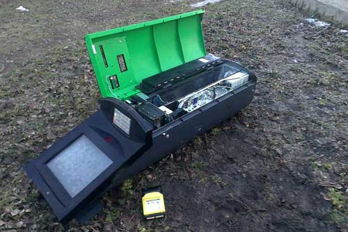 У Гребінці невідомі викрали банківський термінал самообслуговування