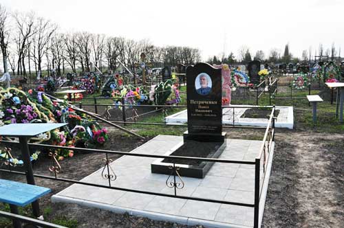 Міська рада Гребінки спрямує додаткові кошти на придбання світлофорів та огорожі для кладовищ