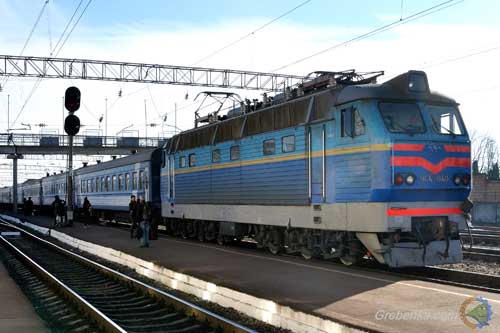 До жіночого свята Укрзалізниця призначила додатковий потяг, який зупинятиметься в Гребінц