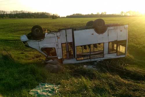 На Полтавщині перекинулась маршрутка, п'ятеро людей травмовано