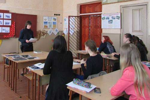 Правоохоронці Гребінківського відділу поліції розповіли випускникам про навчальні заклади системи МВС