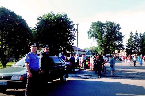 Поліцейські забезпечили охорону громадського порядку під час випускного вечора у Гребінці