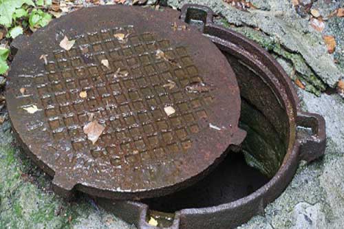 Крадіжка каналізаційного люка
