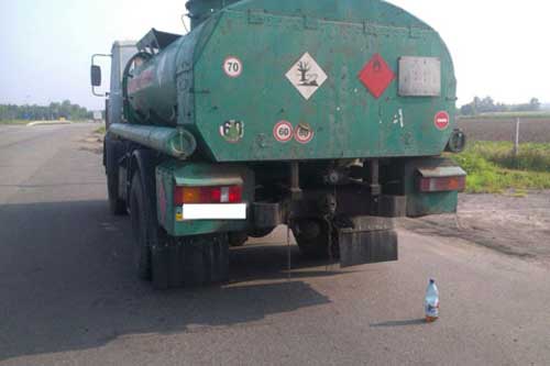 Полтавські поліцейські затримали киянина, який перевозив нафтопродукти без документів