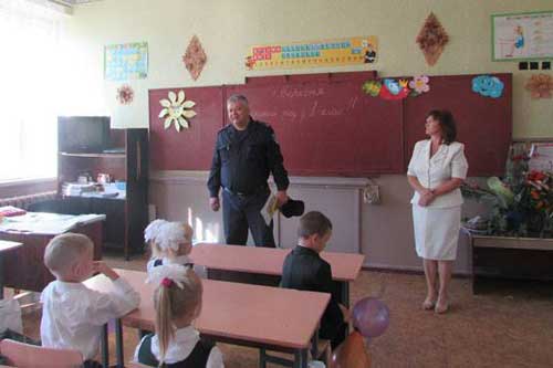 Поліцейські Гребінківщини взяли участь у заходах, присвячених Дню знань