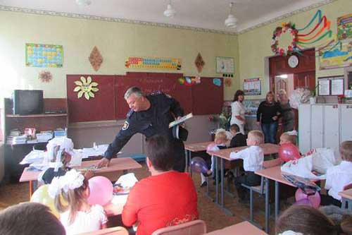 На Гребінківщині тривають заходи "Увага, діти на дорозі!"