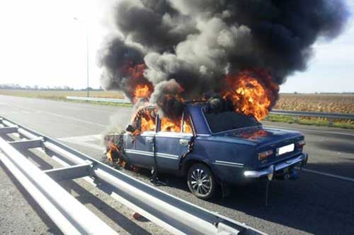 На Полтавщині згорів автомобіль ВАЗ 2101