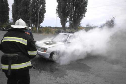 У Гребінці горів легковий автомобіль 