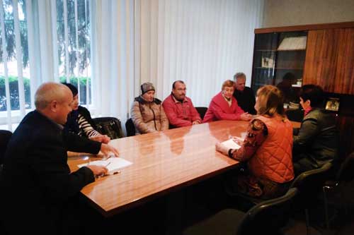 У Гребінці проведено засідання круглого столу: «Дитяча мрія, щоб поруч були мама і тато»