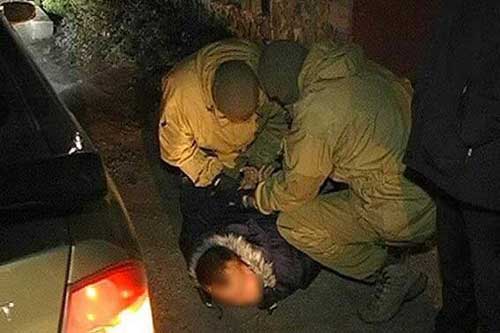 На Полтавщині затримали поліцейських, які допомагали викрадати машини