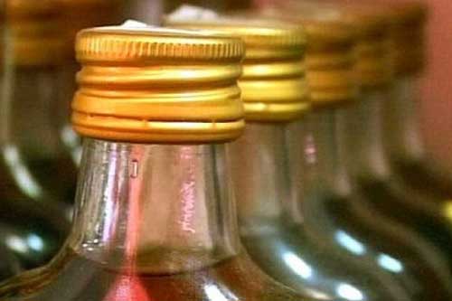 У Пирятині викрили продавця сурогатного алкоголю, яка збувала товар на ринку