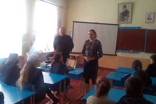 Гребінківські учні зустрілися з представниками ювенальної превенції 