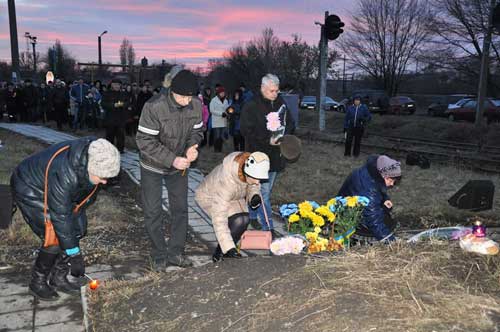 У Гребінці вшанували пам'ять жертв голодоморів
