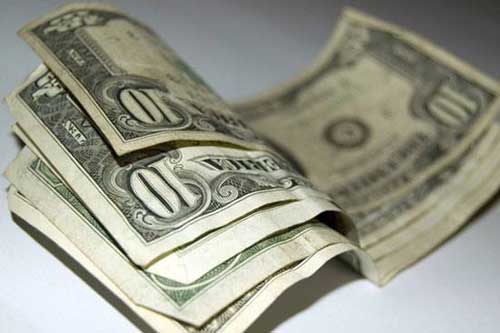 У Гребінці судимий чоловік викрав у подруги по чарці 1000 доларів та вироби із золота