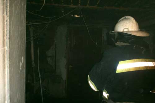 У Гребінці через коротке замикання електромережі горів будинок