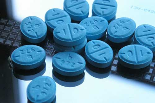 На Полтавщині інспектора поліції затримали за розповсюдження амфетаміну