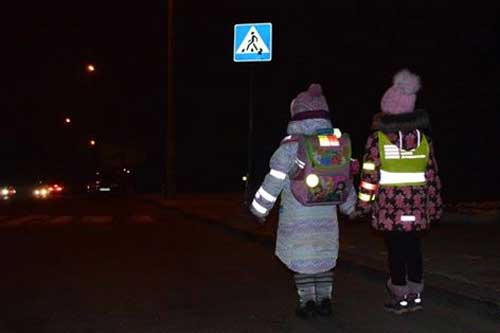 Гребінківський ВП ГУНП в Полтавській області закликає пішоходів стати помітними у темряві