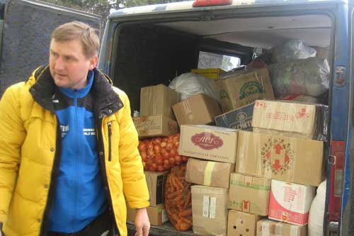 Постраждалим мешканцям Авдіївки збирають речі на Гребінківщині