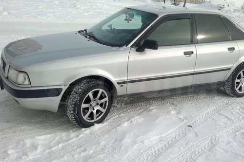 На Полтавщині затримали автомобіль із сумнівними документами