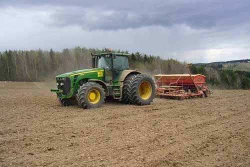 На Полтавщині тривають весняно-польові роботи