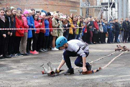 Рятувальники Пирятинщини провели для школярів пізнавальну акцію «Запобігти. Врятувати. Допомогти»