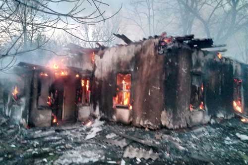 На Гребінківщині рятувальники ліквідували пожежу в господарчій будівлі та житловому будинку