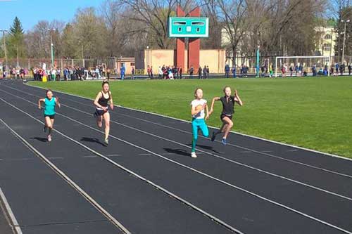 На Гребінківщині учні 17 шкіл району змагалися за Кубок з легкої атлетики