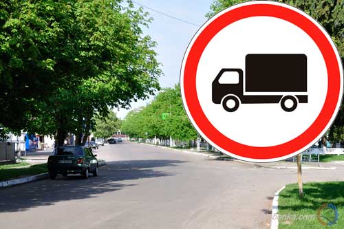 У Гребінці обмежили рух вантажних автомобілів